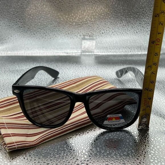 VIBE Ultra Violet Sunglasses Unisex Black Polaroid Glare Blocking Classic Retro - Picture 3 of 6